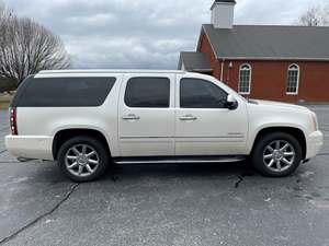 White 2011 GMC Yukon Denali