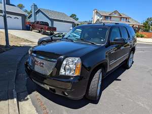 Black 2013 GMC Yukon Denali