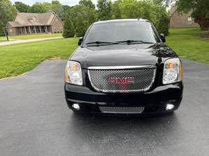 Black 2014 GMC Yukon Denali