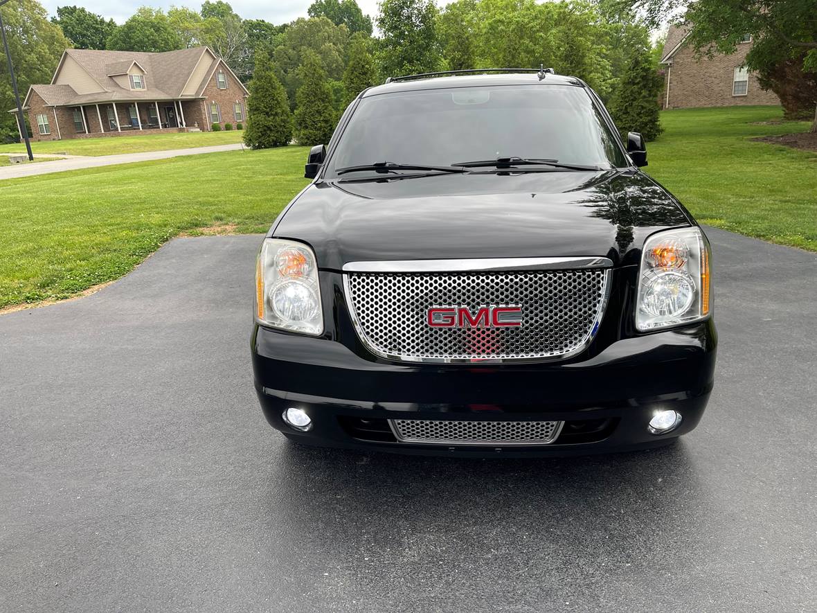 2014 GMC Yukon Denali for sale by owner in Alvaton