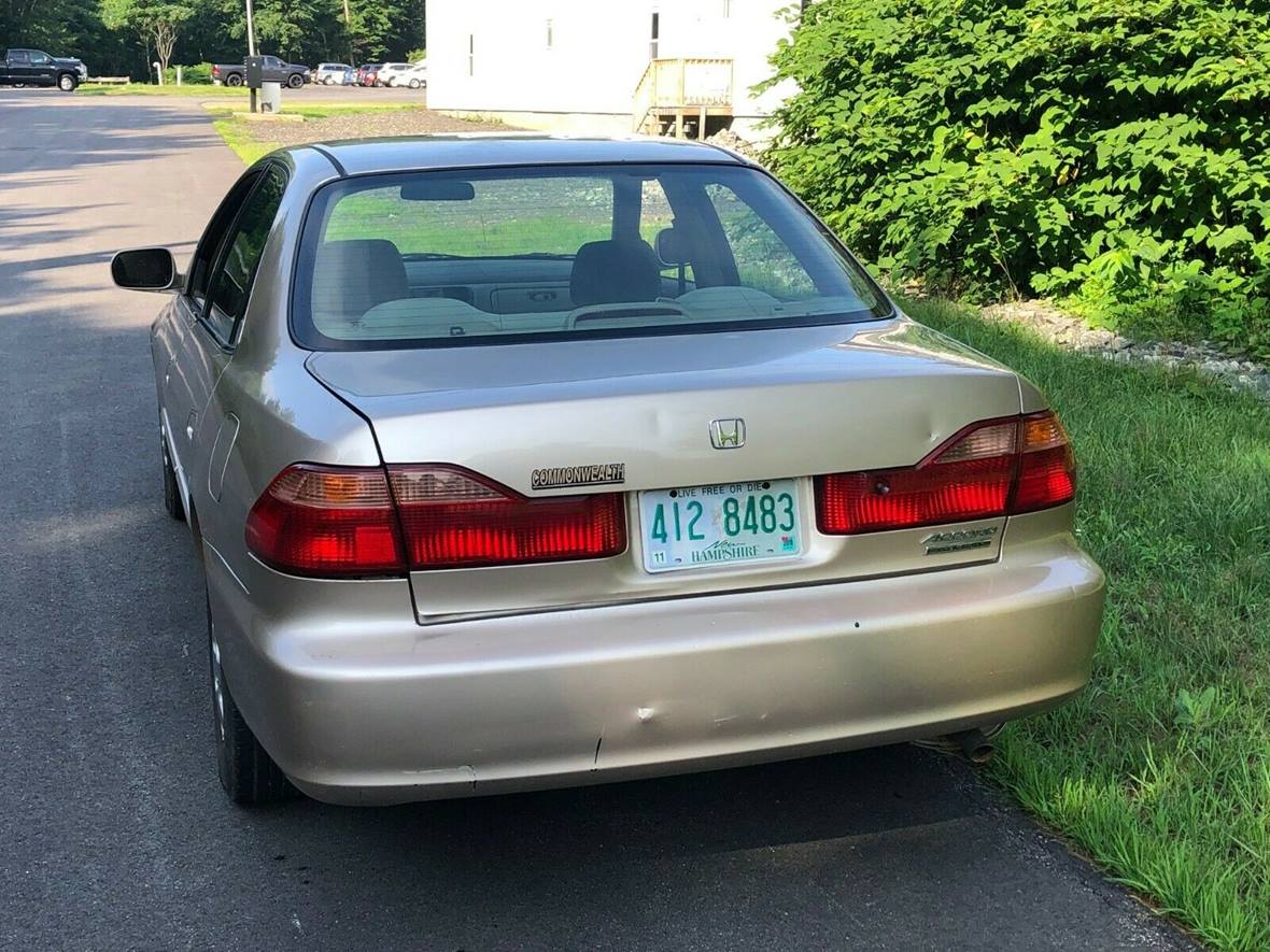 2000 Honda Accord for sale by owner in Merrimack