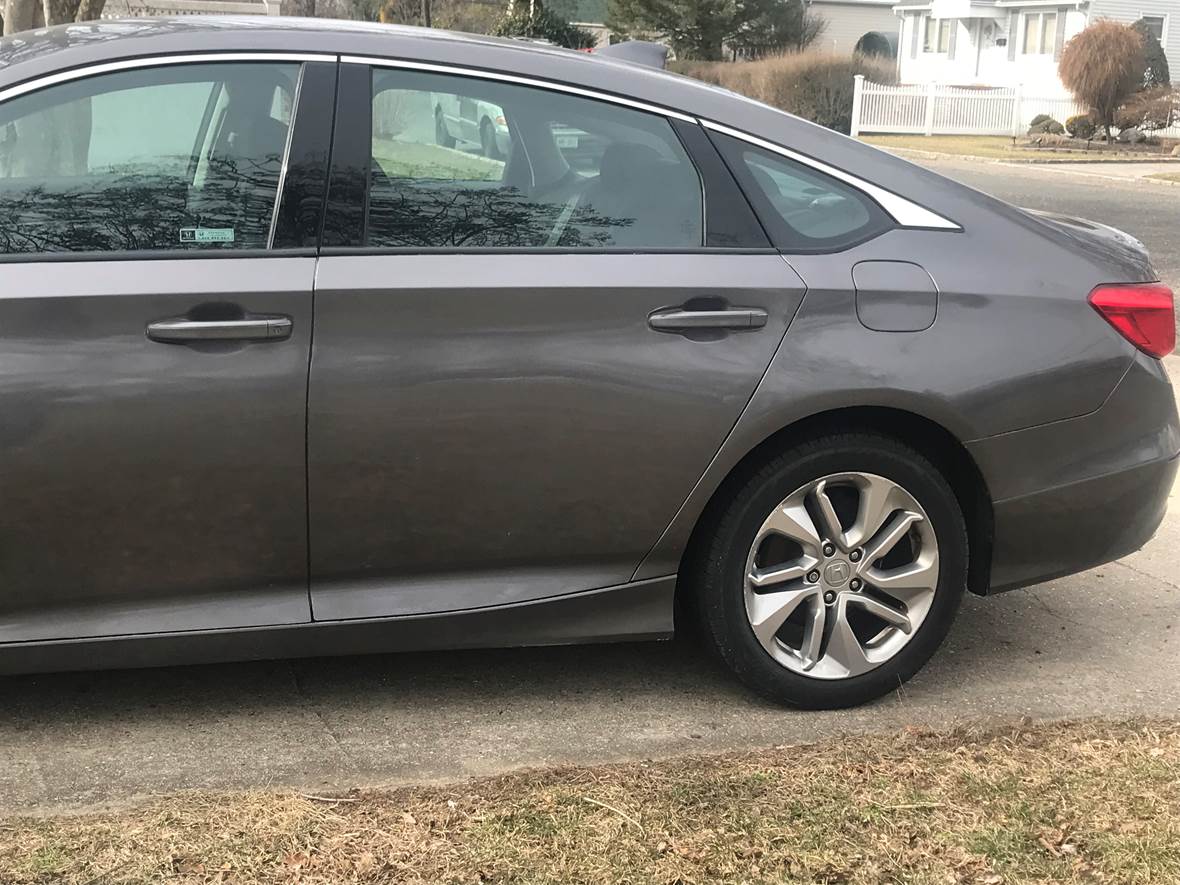 2018 Honda Accord for sale by owner in Bay Shore