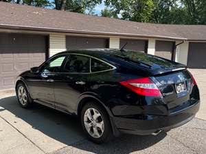 2012 Honda Accord Crosstour with Black Exterior