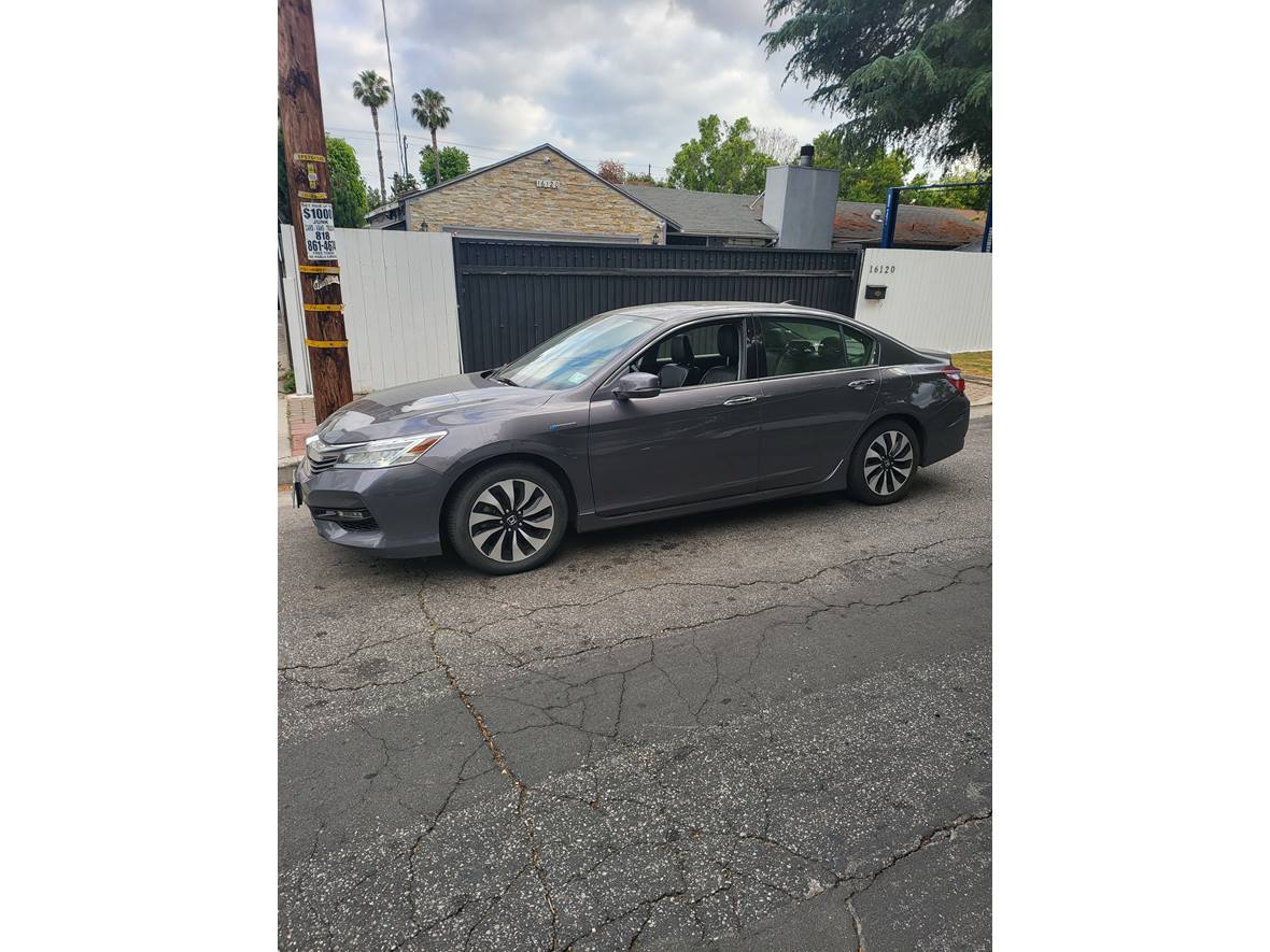 2017 Honda Accord Hybrid for sale by owner in Van Nuys