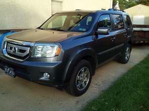 Gray 2011 Honda Pilot