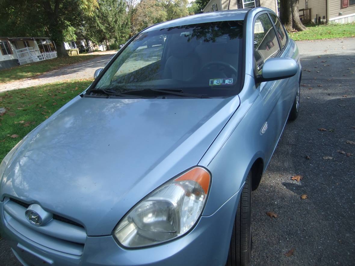 2010 Hyundai Accent for sale by owner in Conestoga