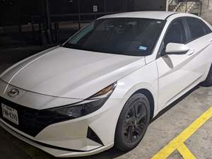 White 2022 Hyundai Elantra
