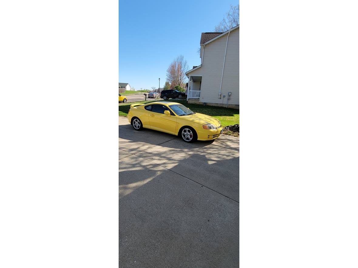 2004 Hyundai Tiburon for sale by owner in Valmeyer