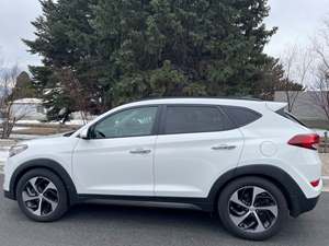 White 2016 Hyundai Tucson