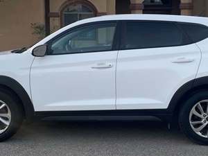 2017 Hyundai Tucson with White Exterior