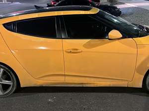 2013 Hyundai Veloster with Yellow Exterior