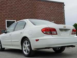 White 2004 Infiniti I35