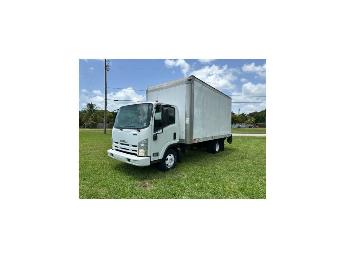 2010 Isuzu NPR for sale by owner in Miami