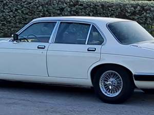 White 1985 Jaguar XJ6