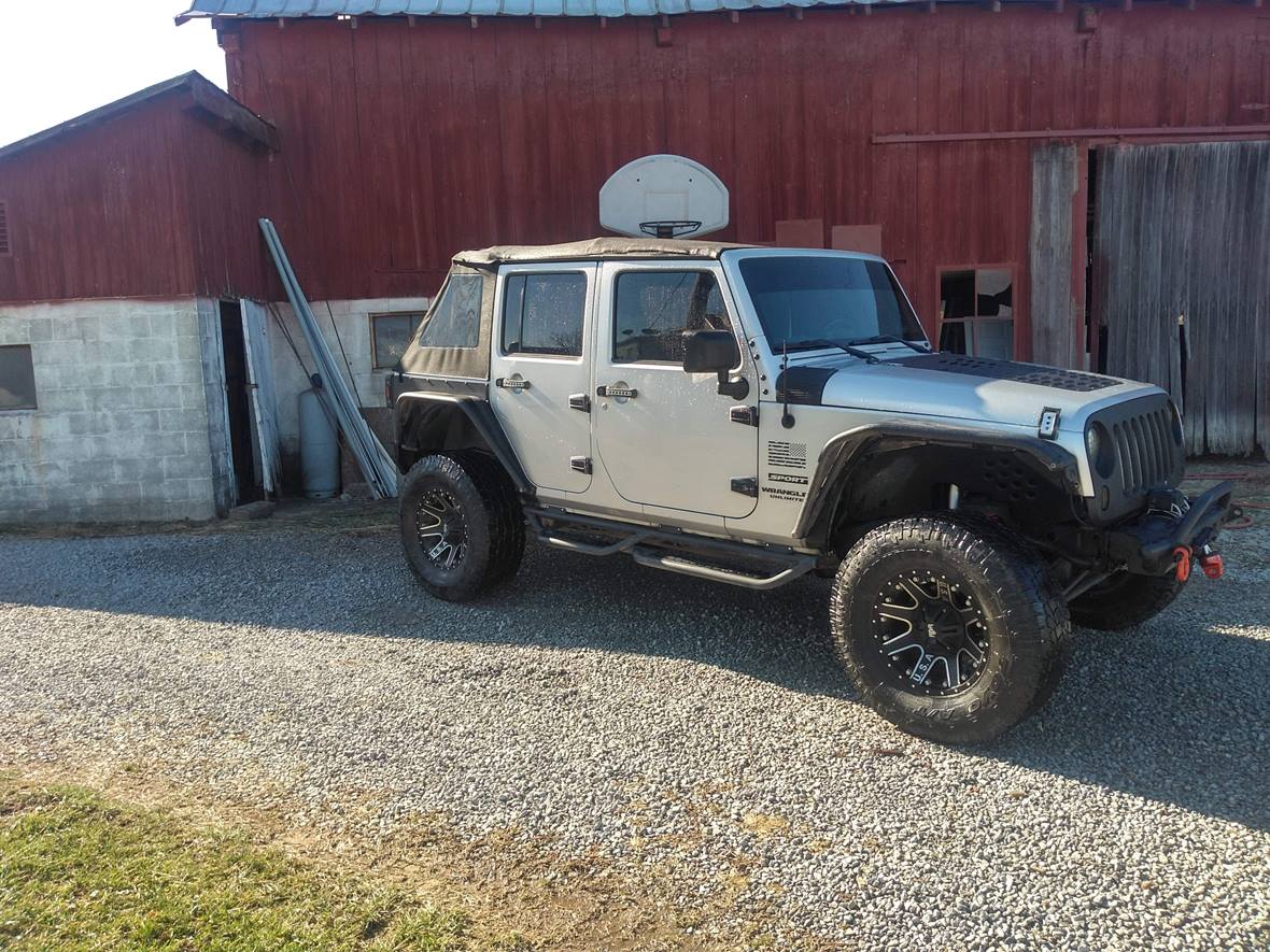 2010 Jeep Wrangler Unlimited for sale by owner in Russellville