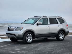 Gray 2009 Kia Borrego