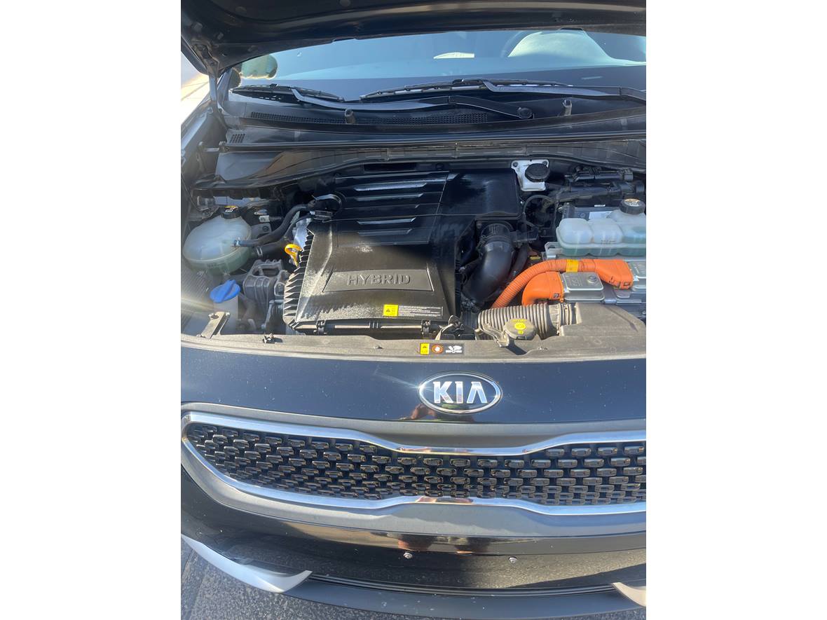 2019 Kia Niro for sale by owner in Cave Creek