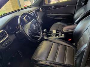 Black 2016 Kia Sorento