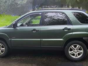 Green 2005 Kia Sportage