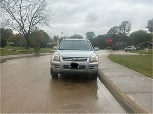 2005 Kia Sportage with Gray Exterior