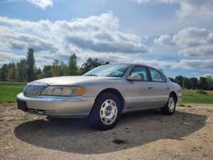 Silver 2002 Lincoln Continental