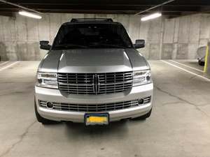 Silver 2007 Lincoln Navigator L