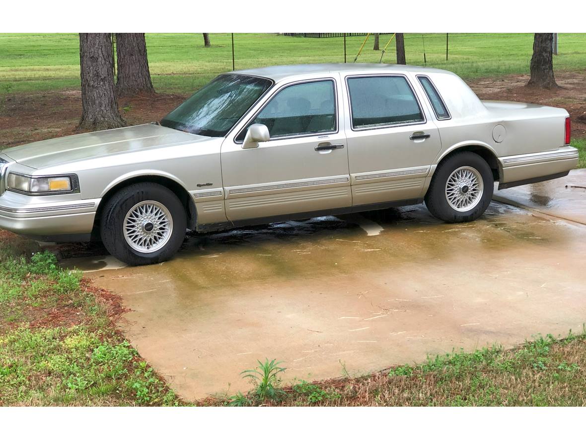 1997 Lincoln Town Car for sale by owner in Bryant