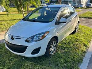 White 2014 Mazda Mazda2