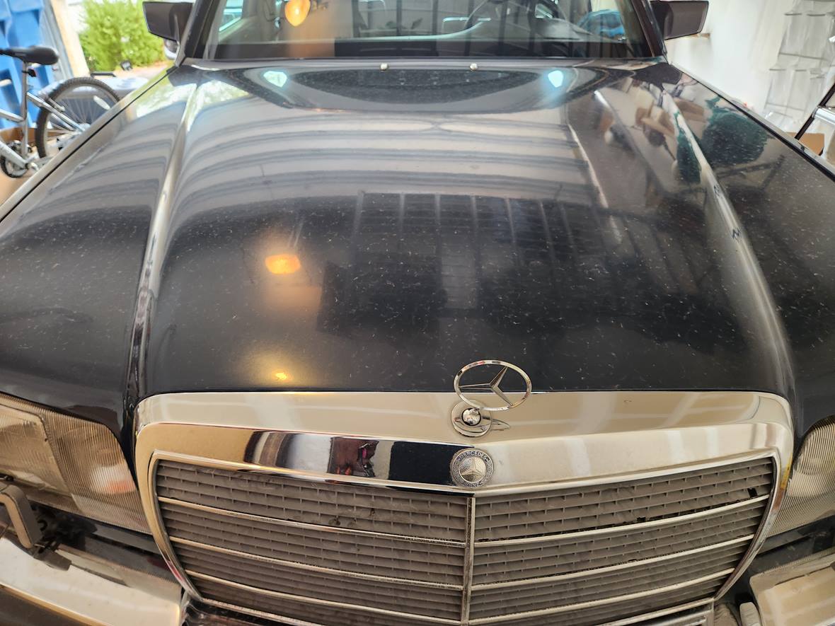 1986 Mercedes-Benz 560 for sale by owner in Las Vegas
