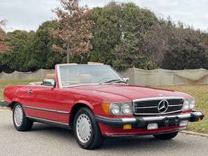 Red 1988 Mercedes-Benz 560