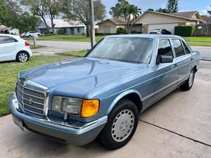 Blue 1986 Mercedes-Benz S-Class