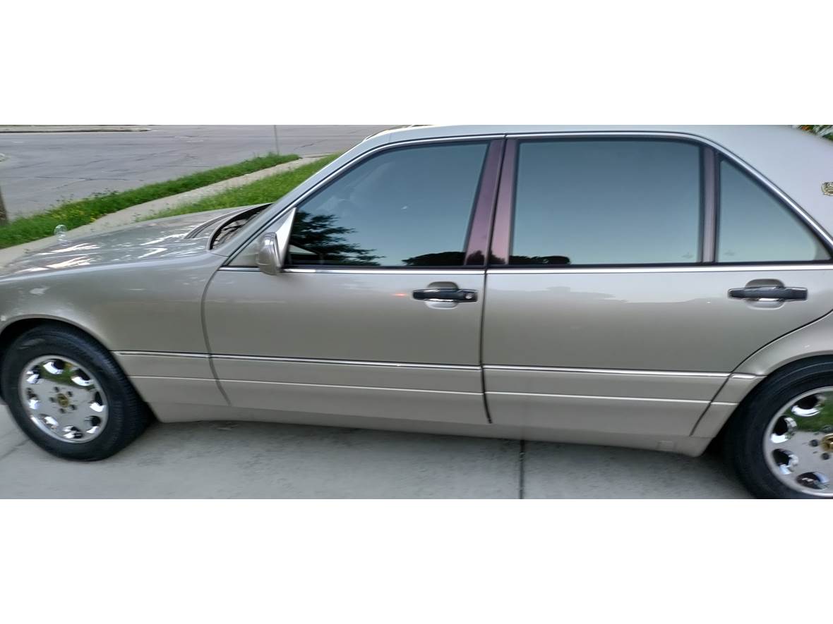 1998 Mercedes-Benz S500 for sale by owner in Milwaukee