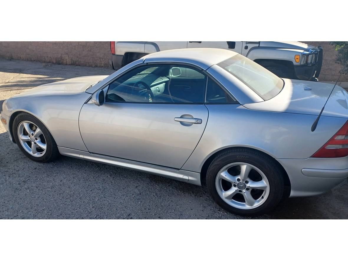 2002 Mercedes-Benz SLK320 for sale by owner in Hesperia