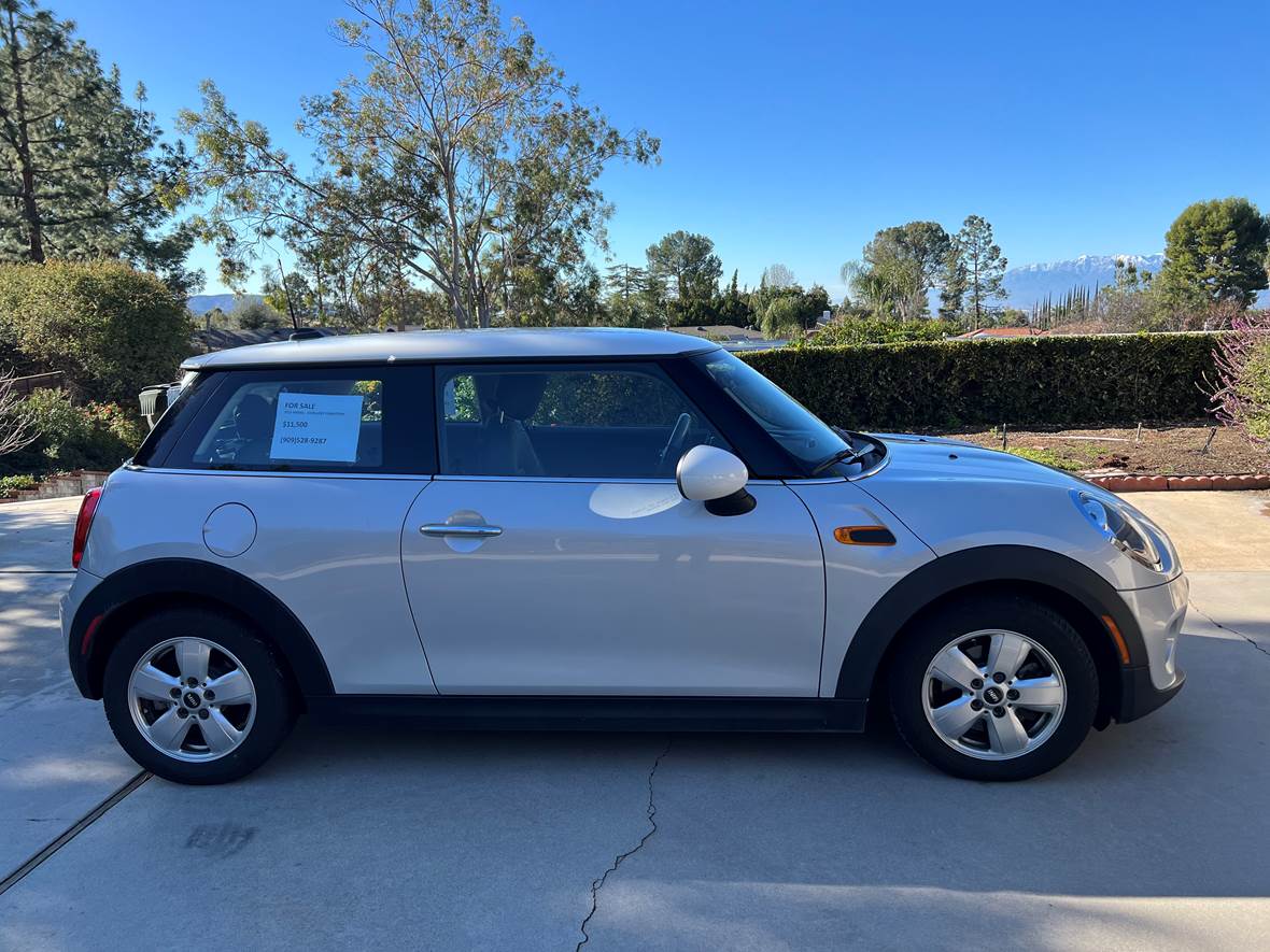 2015 MINI Cooper for sale by owner in Redlands