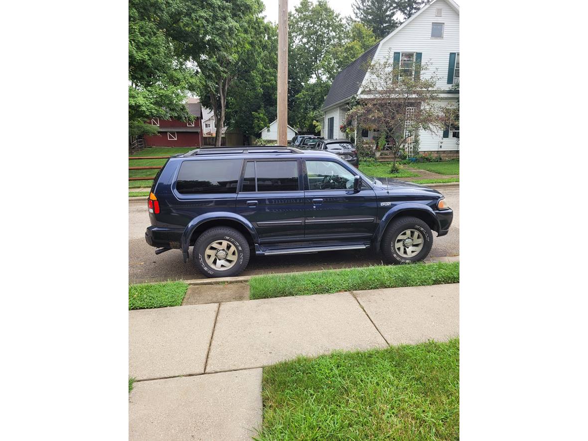 2003 Mitsubishi Montero Sport for sale by owner in Xenia