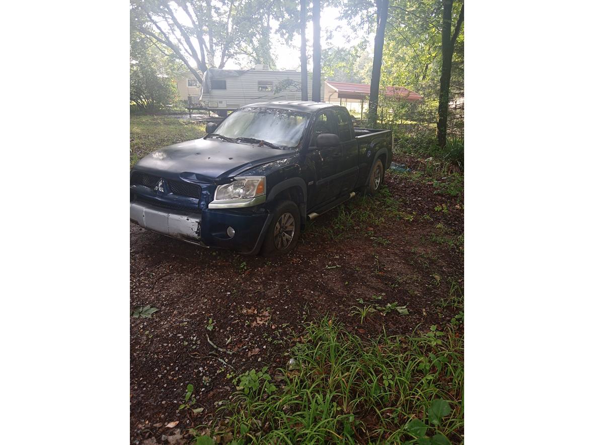 2006 Mitsubishi Raider for sale by owner in Ooltewah