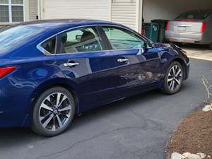 Blue 2016 Nissan Altima 2.5 SR