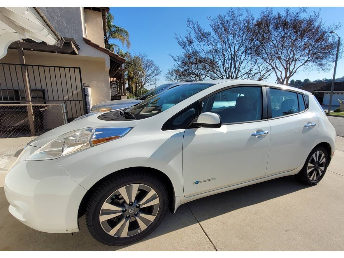 2017 Nissan Leaf for sale by owner in Walnut
