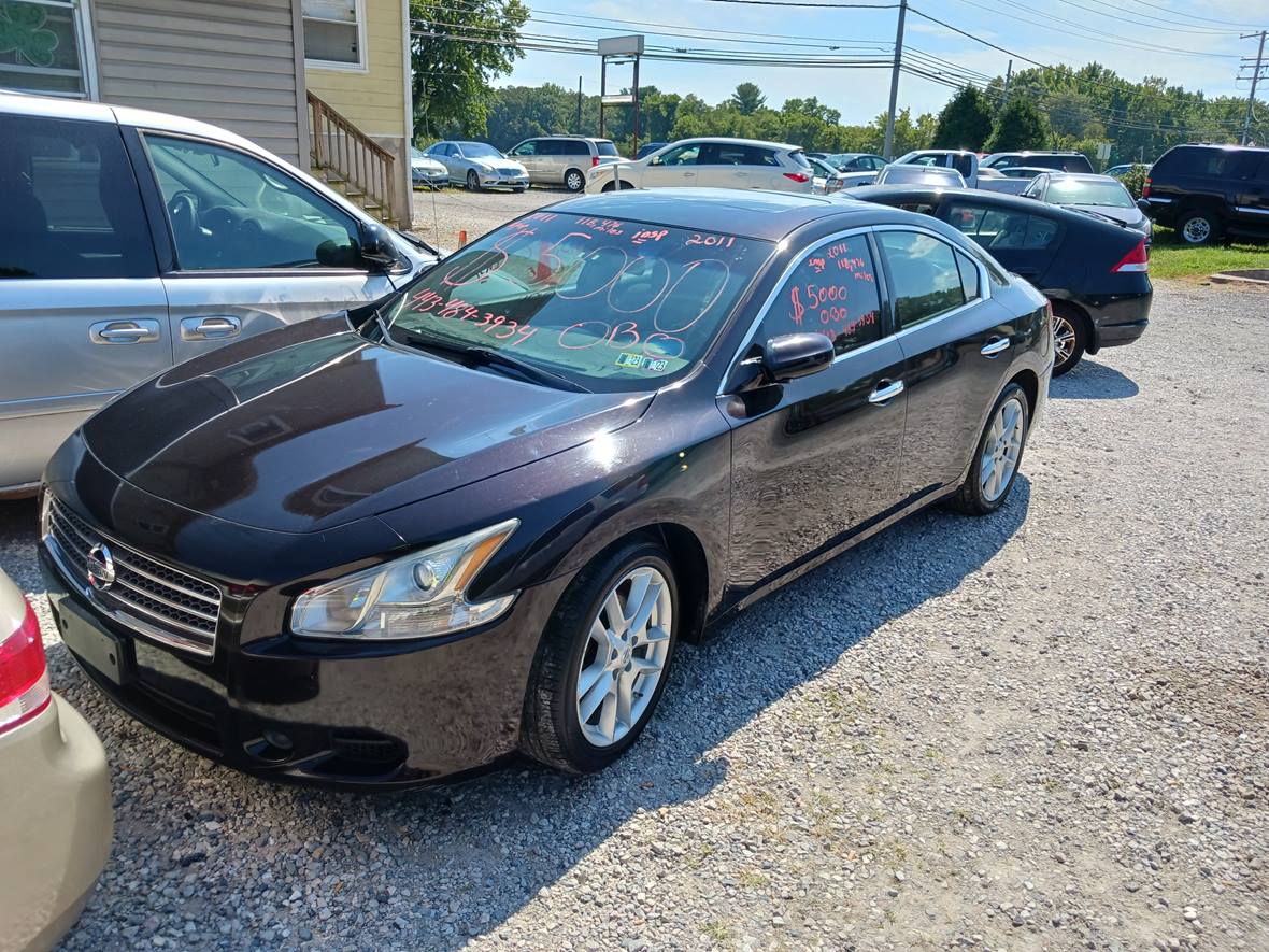 2011 Nissan Maxima for sale by owner in Perryville