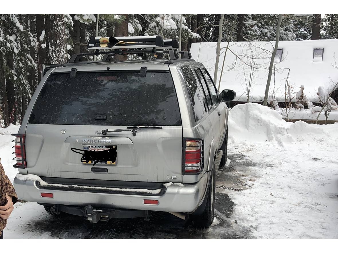 1999 Nissan Pathfinder for sale by owner in Santa Clara