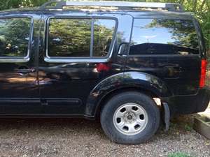 Black 2005 Nissan Pathfinder