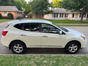 2013 Nissan Rogue with White Exterior