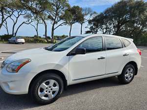 2012 Nissan Rogue Sport with White Exterior