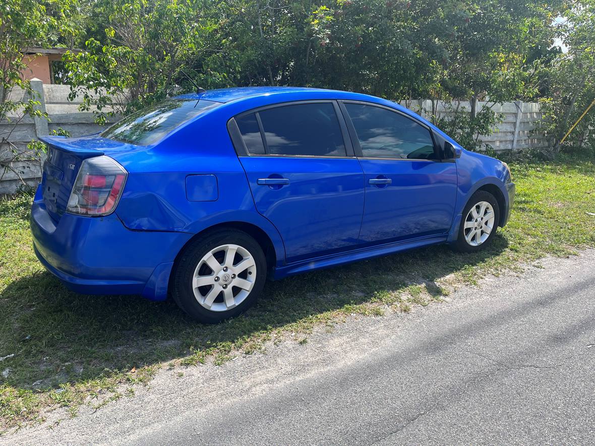 2010 Nissan Sentra for sale by owner in Hollywood