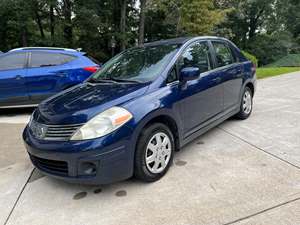 2007 Nissan Versa with Blue Exterior