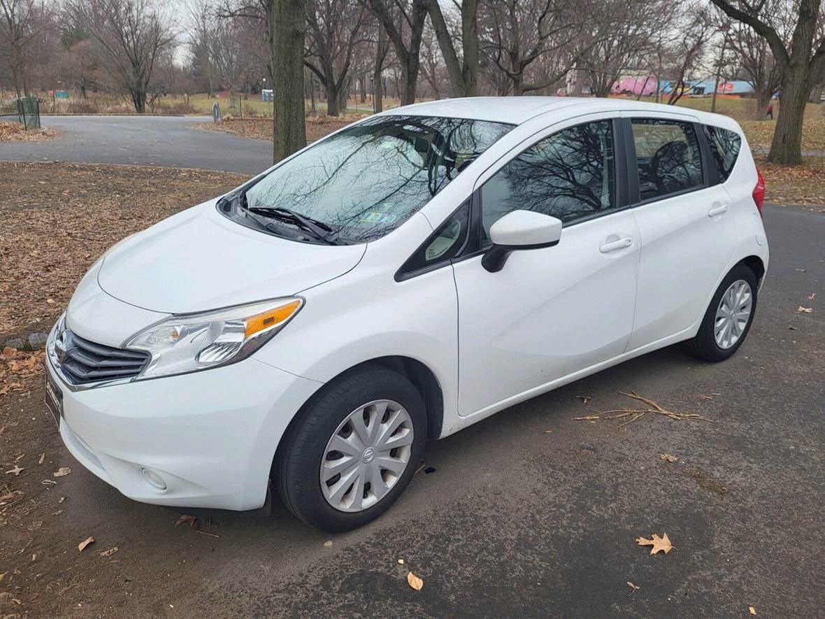 2016 Nissan Versa for sale by owner in Lancaster