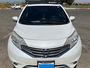 2015 Nissan Versa Note with White Exterior