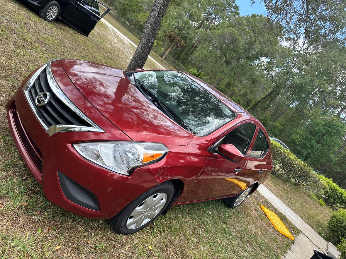 2017 Nissan Versa sv sedan  for sale by owner in New Port Richey