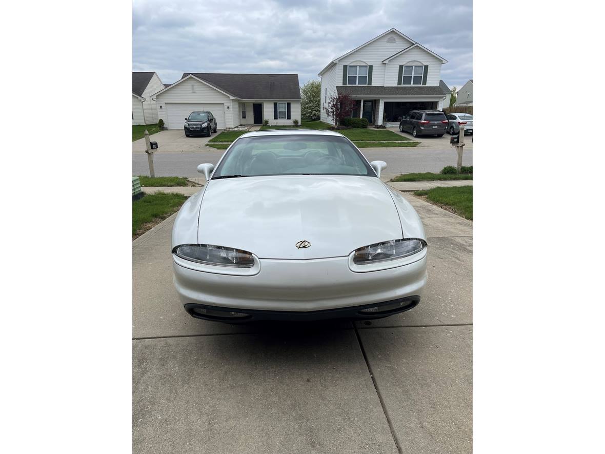 1998 Oldsmobile Aurora for sale by owner in Whitestown