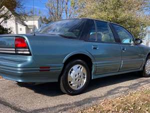 1995 Oldsmobile Cutlass Calais with Blue Exterior